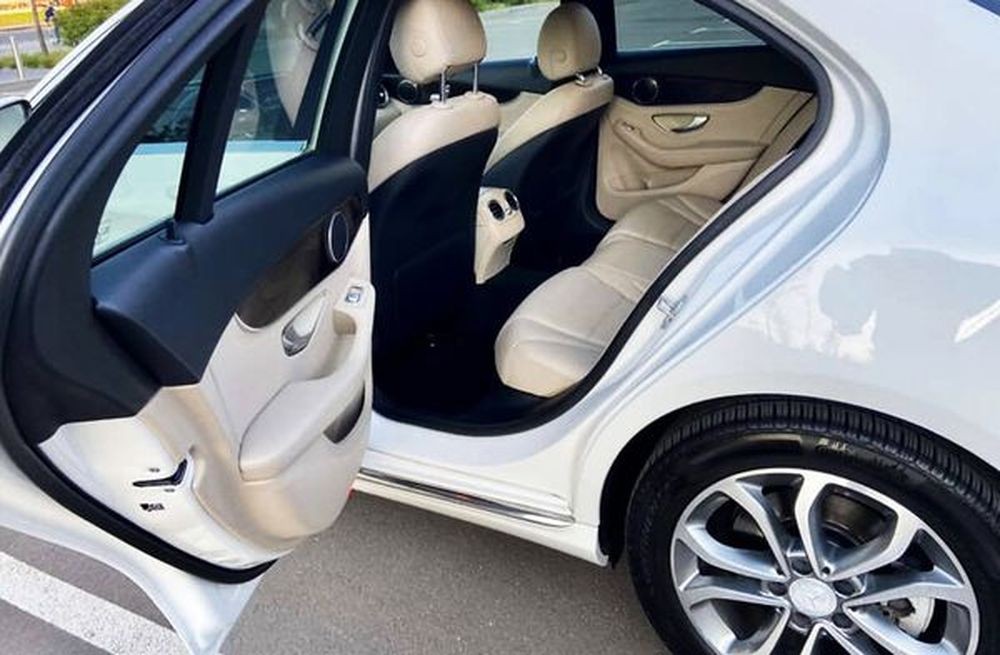 082 Авто на свадьбу авто бизнес класс Mercedes-Benz C300 kMNY
