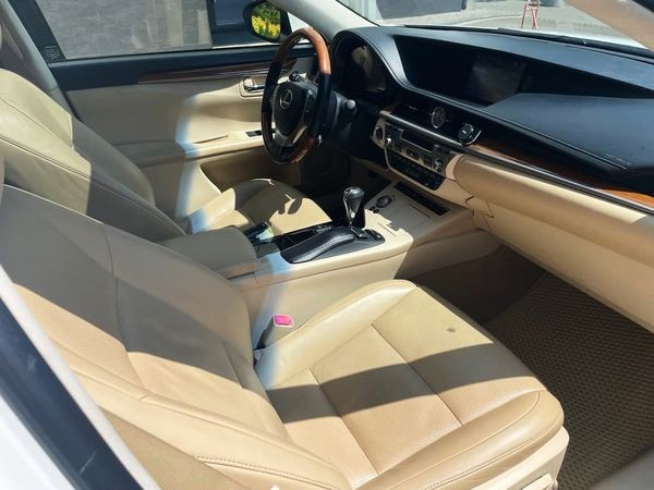 305 Lexus ES 300 Hybrid белый авто на свадьбу Ly1p