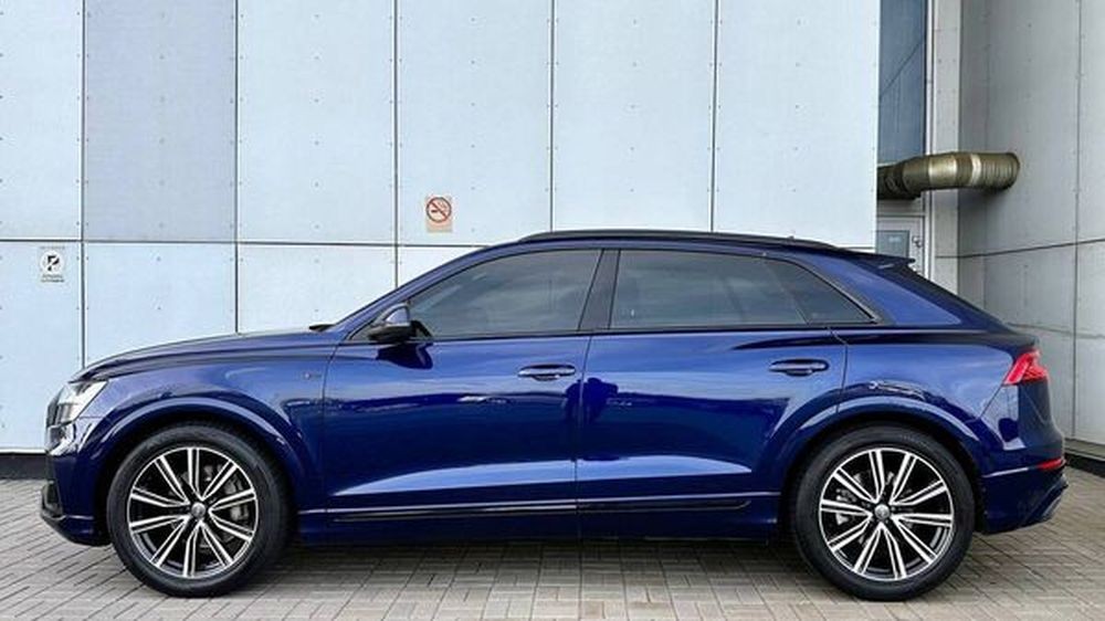 307 Bнедорожник Audi Q8 с водителем zLB7