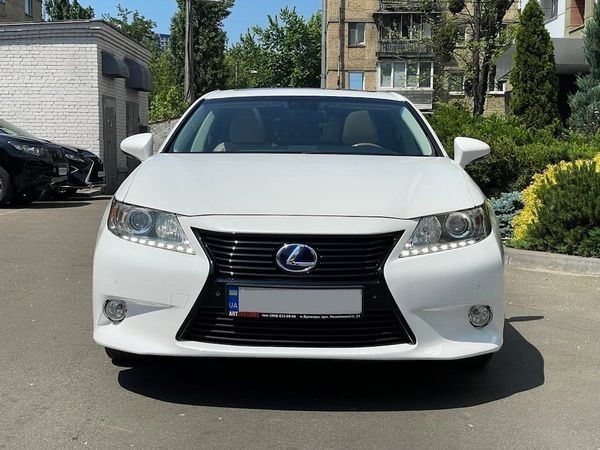 305 Lexus ES 300 Hybrid белый авто на свадьбу Ly1p