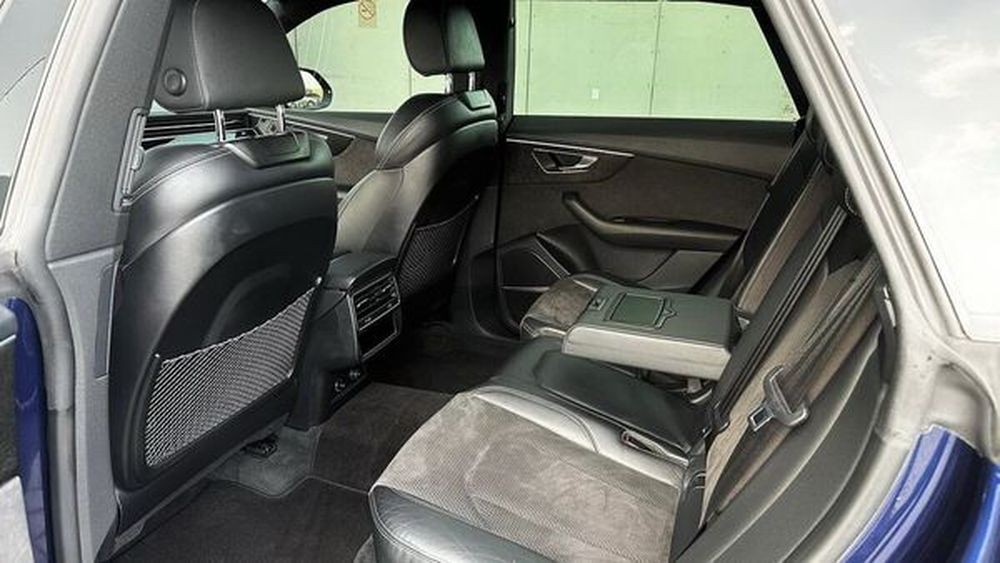 307 Bнедорожник Audi Q8 с водителем zLB7