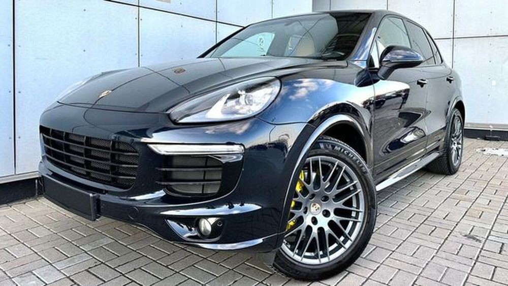 006 Внедорожник Porsche Cayenne без водителя nmyo