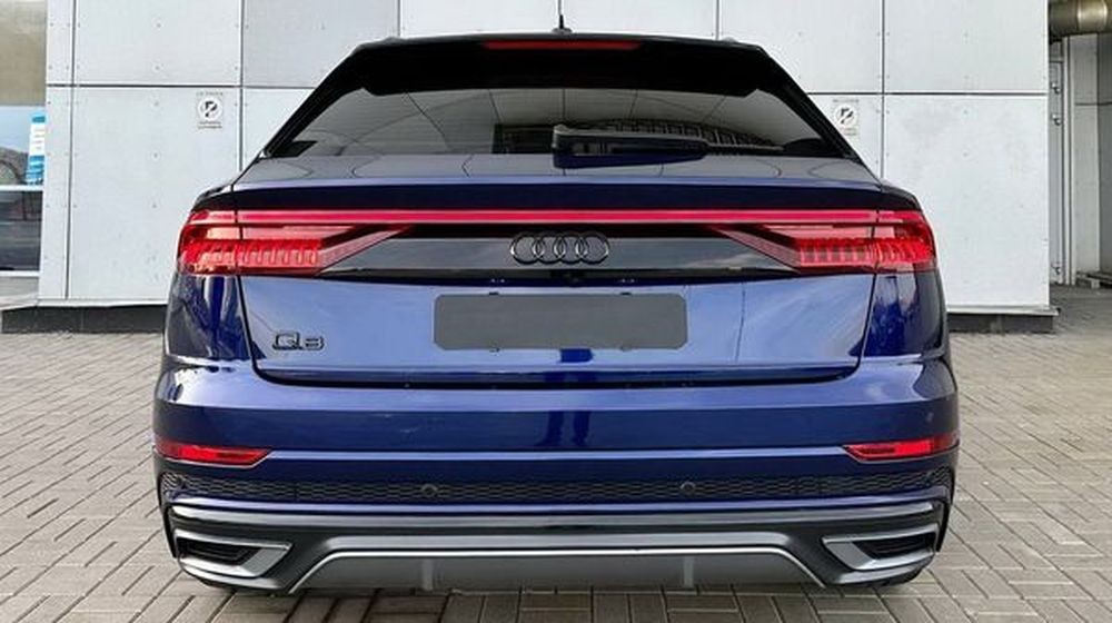 307 Bнедорожник Audi Q8 с водителем zLB7