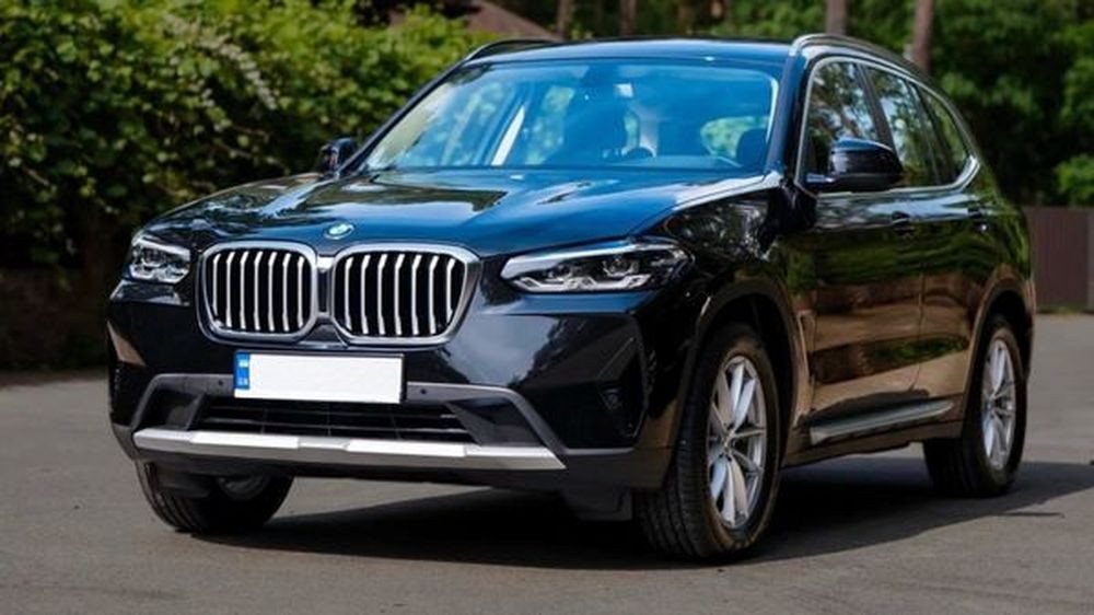 036 BMW X3 черный внедорожник с водителем ORnN
