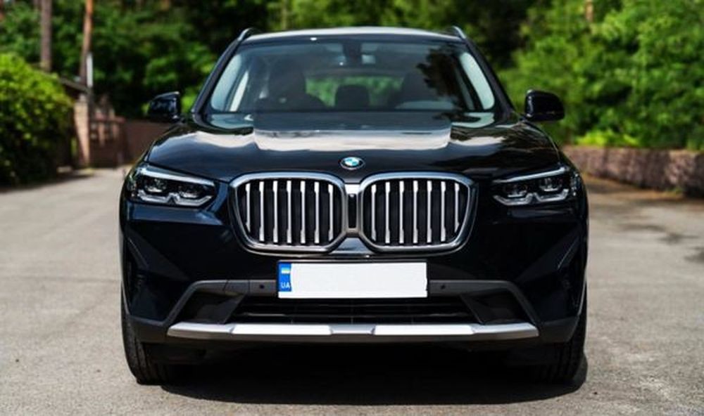 036 BMW X3 черный внедорожник с водителем ORnN