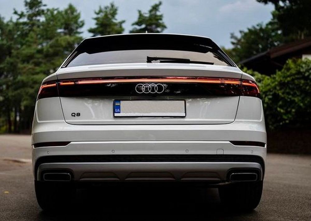 041 Bнедорожник Audi Q8 белая с водителем на свадьбу yPeZ