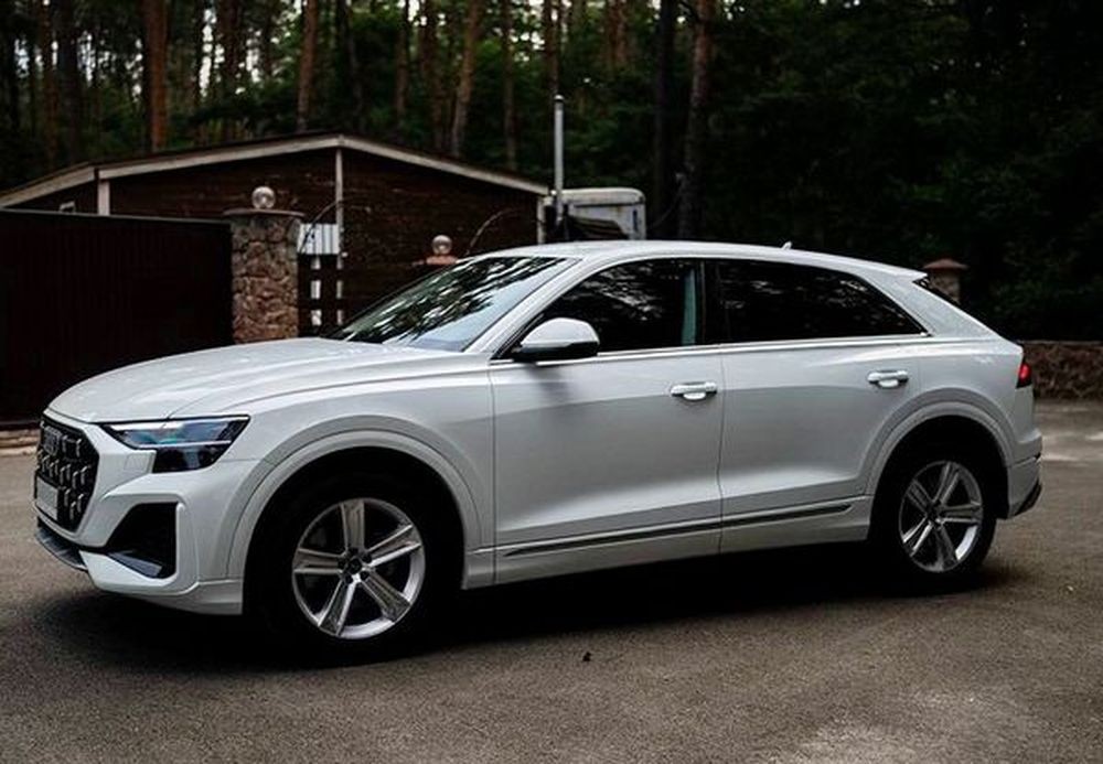 041 Bнедорожник Audi Q8 белая с водителем на свадьбу yPeZ