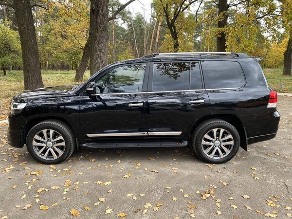 090 Внедорожник Toyota Land Cruiser 200 на свадьбу без водителя raWq