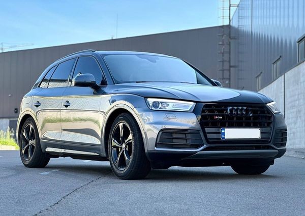 120 Внедорожник Audi Q5-Quattro без водителя EmMb