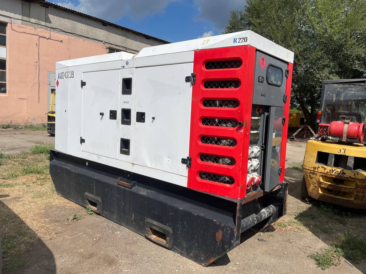 Дизельний генератор 160 кВт (SDMO R220C3) Lynp