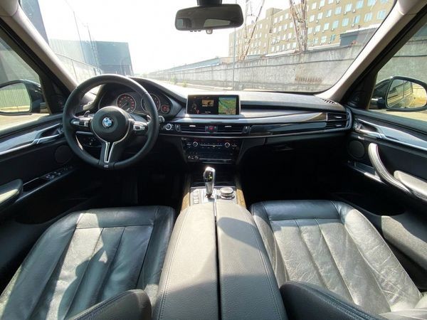 161 BMW X5 черный джип 2014 без водителя 6LVk