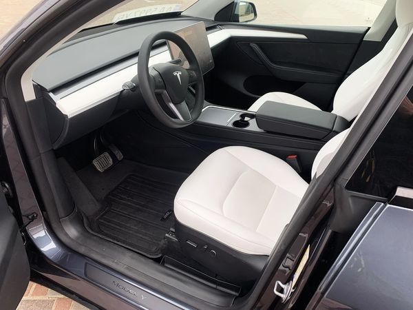 242 Авто на свадьбу Tesla Model Y серая кроссовер 2peK