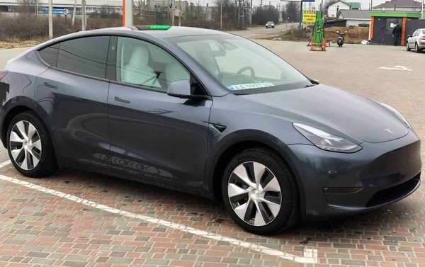 242 Авто на свадьбу Tesla Model Y серая кроссовер 2peK