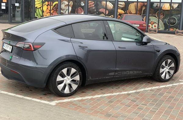 242 Авто на свадьбу Tesla Model Y серая кроссовер 2peK