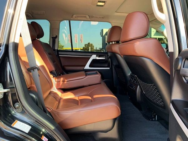 057 Внедорожник Toyota Land Cruiser 200 на свадьбу ddx5