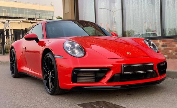 091 Арендовать Porsche 911 Carrera S красный без водителя на свадьбу PmXn