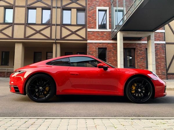 091 Арендовать Porsche 911 Carrera S красный без водителя на свадьбу PmXn