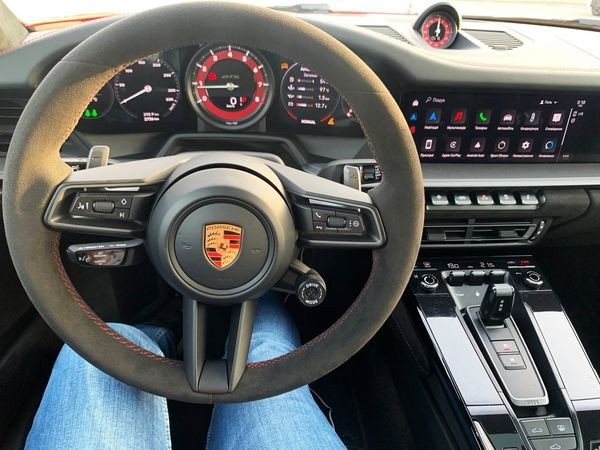 091 Porsche 911 Carrera S красный без водителя yPBZ
