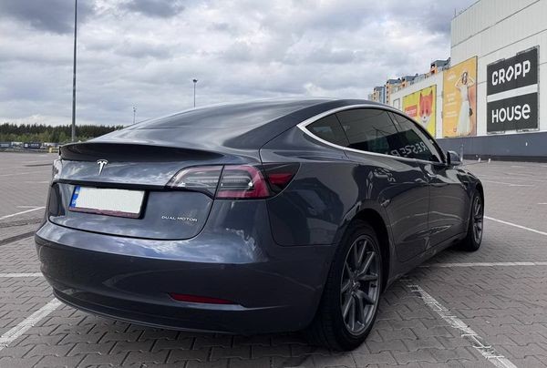 145 Электрокар Tesla Model 3 серая без водителя paEy