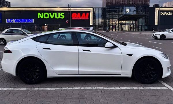 168 Авто на свадьбу Tesla Model S белая с водителем raKq