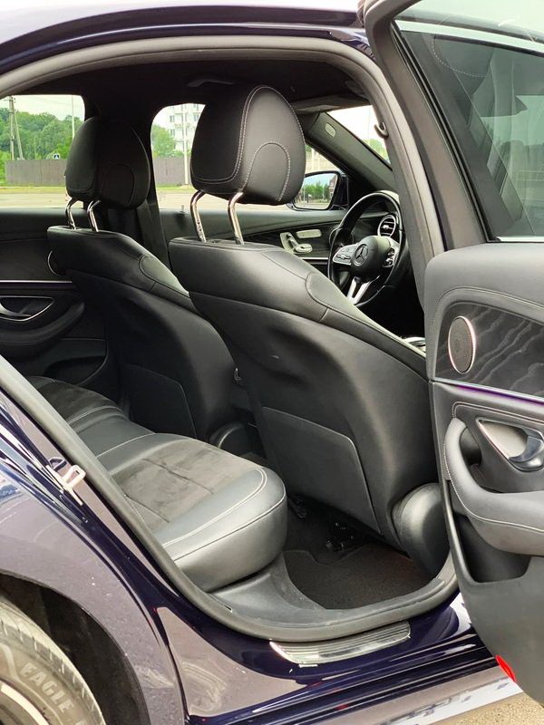 219 Авто на свадьбу Mercedes W213 E220d темно-синий без водителя vaAY