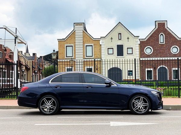 219 Mercedes W213 E220d темно-синий авто с водителем на свадьбу VyoO