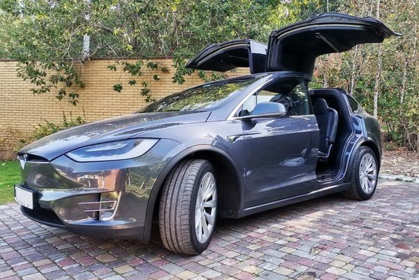 075 Tesla Model X серая электрический внедорожник на свадьбу съемки QLOY