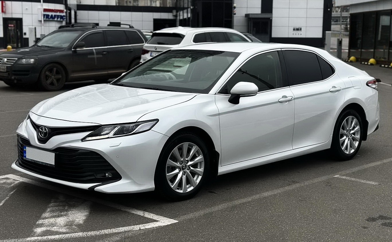 389 Toyota Camry V70 белая авто на свадьбу 3QPv