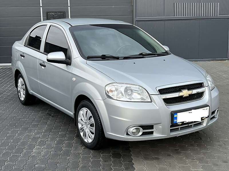 Авто Шевроле Авео, Нісан Ліф, Рено Зое у Вінниц W9Vo