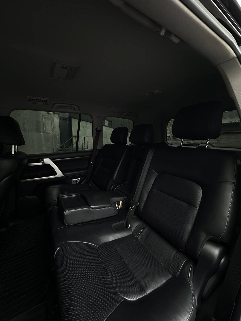 Toyota Land Cruiser 200 LyNA