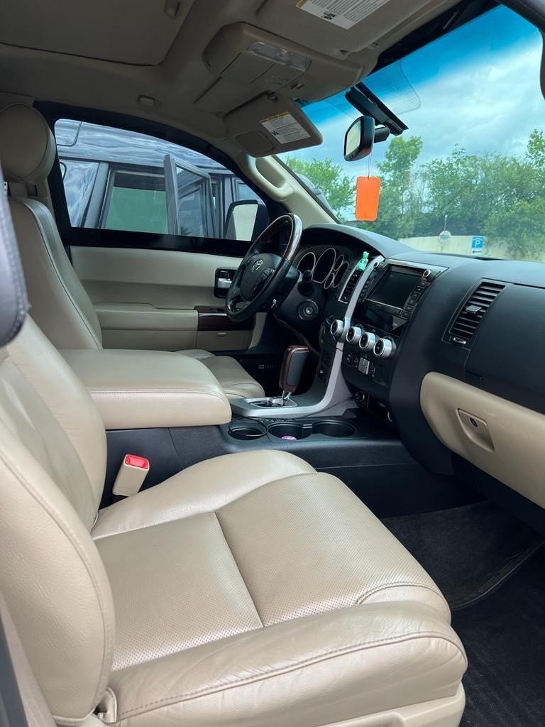 Toyota Sequoia , Броньована yPQV
