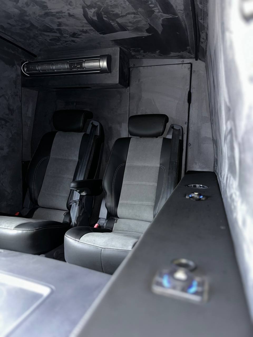 Volkswagen T5 пасажир, Броньований PmNo
