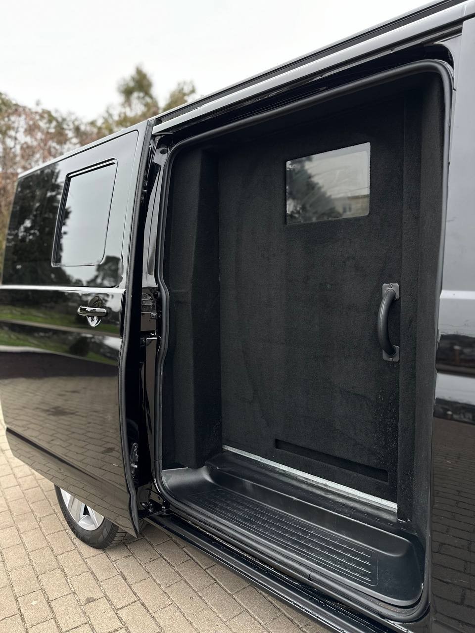 Volkswagen T5 пасажир, Броньований PmNo