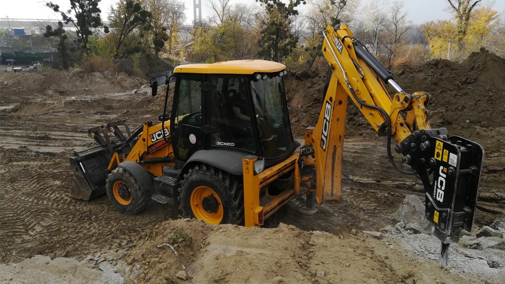 Услуги экскаватора - погрузчика JCB 3cx з гідромолотом та буром ZEgO