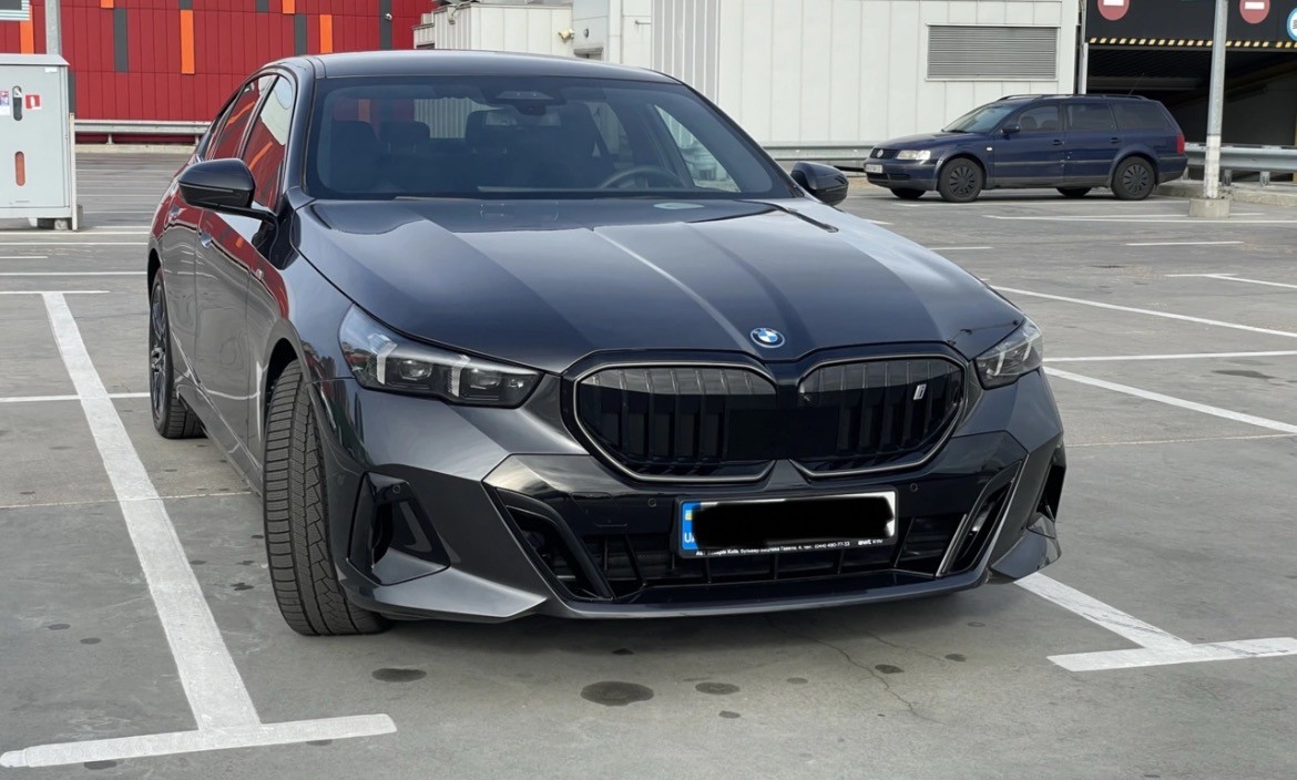 BMW I5 M60 x-drive k9BQ