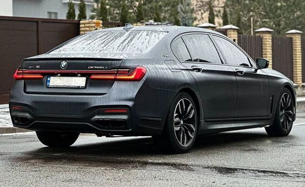 353 BMW M760 LI авто на свадьбу YJxn