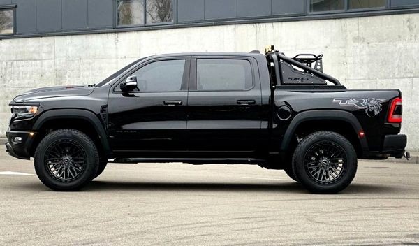 355 Пикап Ram 1500 TRX Mammoth 900 без водителя 0mYq