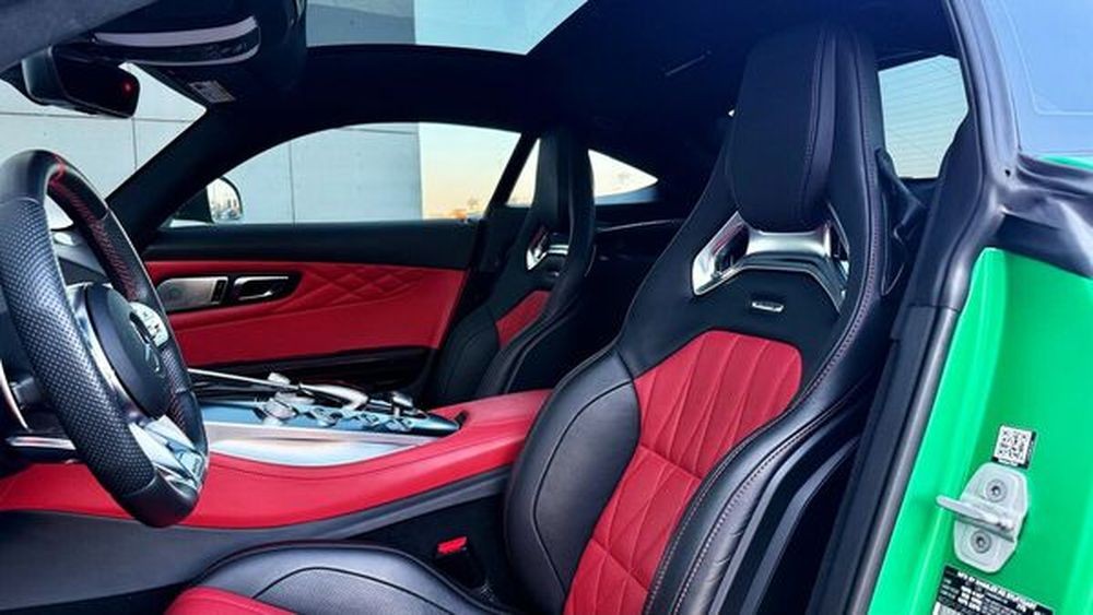 079 Спорткар Mercedes-Benz AMG GT Coupe без водителя nm6q