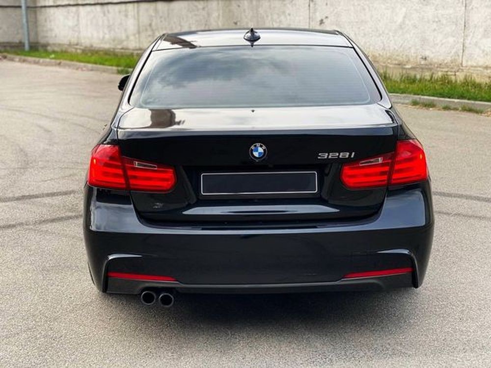 175 Авто BMW 328i без водителя Pm1o