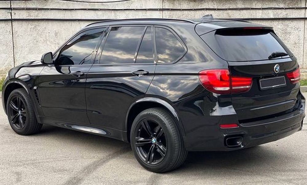 161 BMW X5 черный джип 2014 с водителем 5MZJ