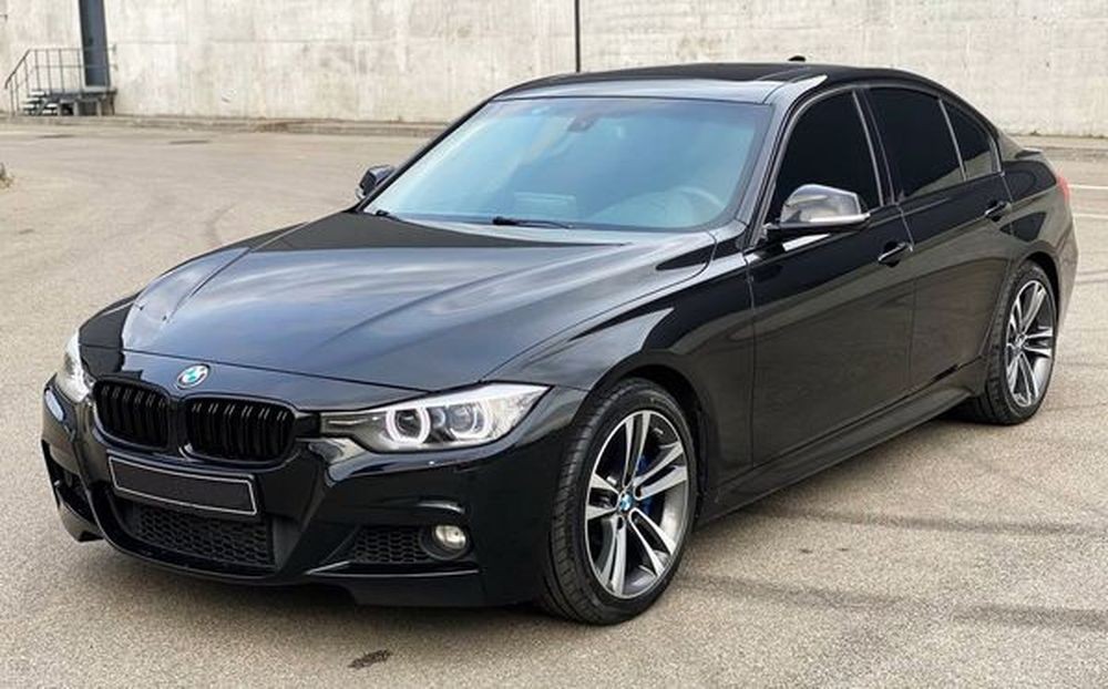 175 Авто BMW 328i без водителя Pm1o