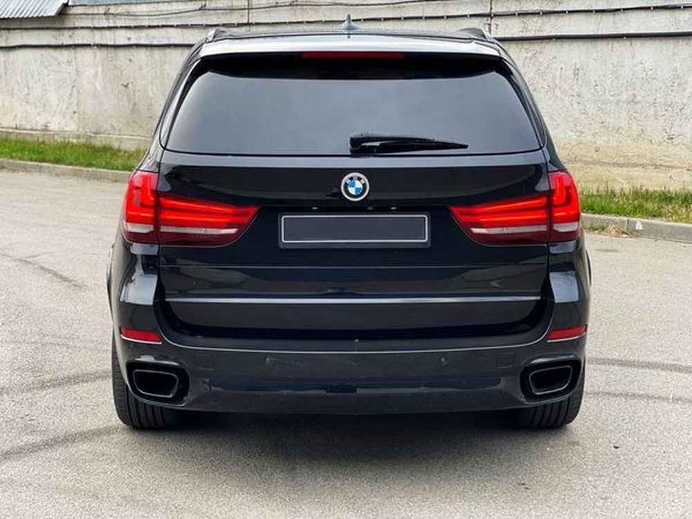 161 BMW X5 черный джип 2014 без водителя 6LVk