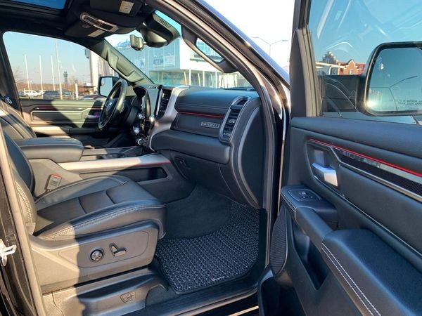 351 Пикап Ram Sport 1500 без водителя для съемок кино рекламы vao1