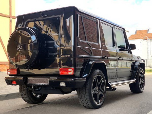 133 Внедорожник Mercedes Benz G63 черный без водителя xKe9