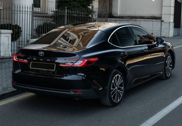 214 Toyota Camry 2025 XV80 без водителя rabO