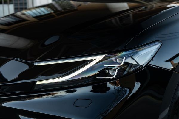 214 Toyota Camry 2025 XV80 с водителем paba