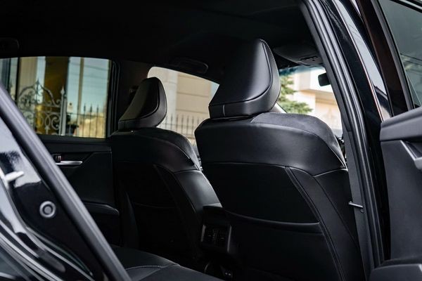 214 Toyota Camry 2025 XV80 с водителем paba