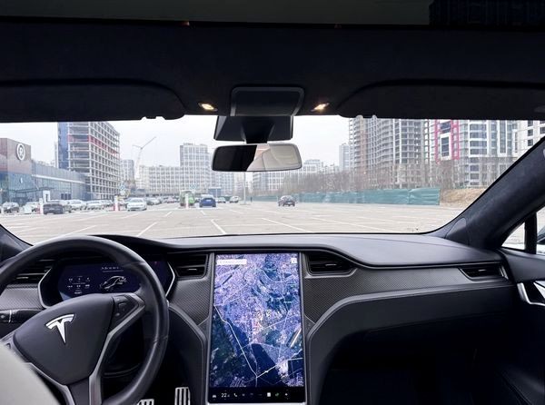 229 Авто без водителя Tesla Model S Performance черный mLbD
