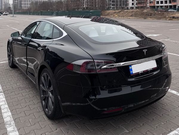 229 Авто без водителя Tesla Model S Performance черный mLbD