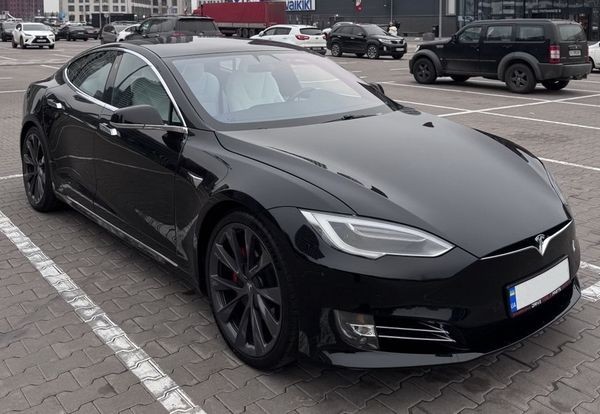 229 Авто без водителя Tesla Model S Performance черный mLbD